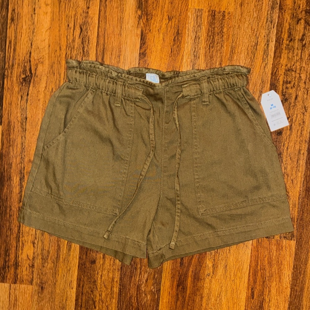 Time and Tru Womens Olive Green Paperbag Waist Utility Shorts NWT Medium 8-10